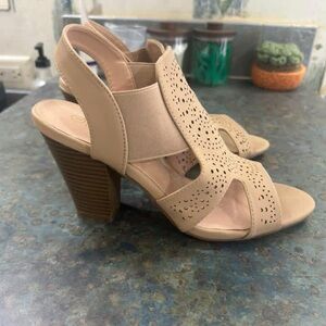 Women's Nude Peep-Toe Block Heel Sandals